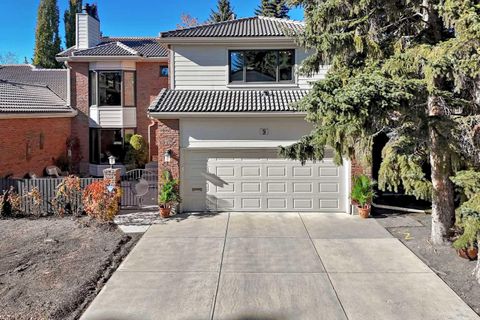35 Oakmount Court SW 9 Calgary AB T2V 4Y3