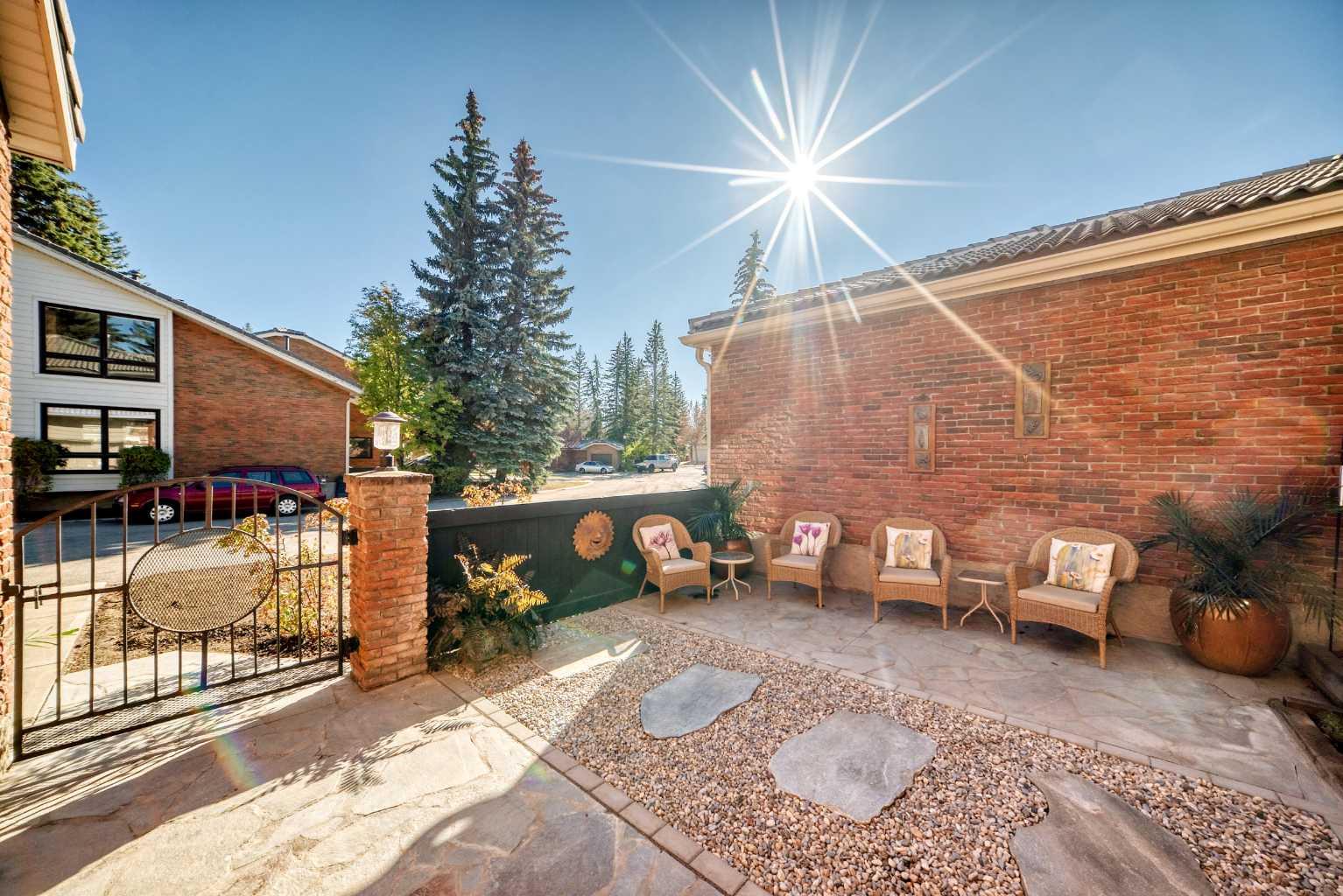 35 Oakmount Court SW 9