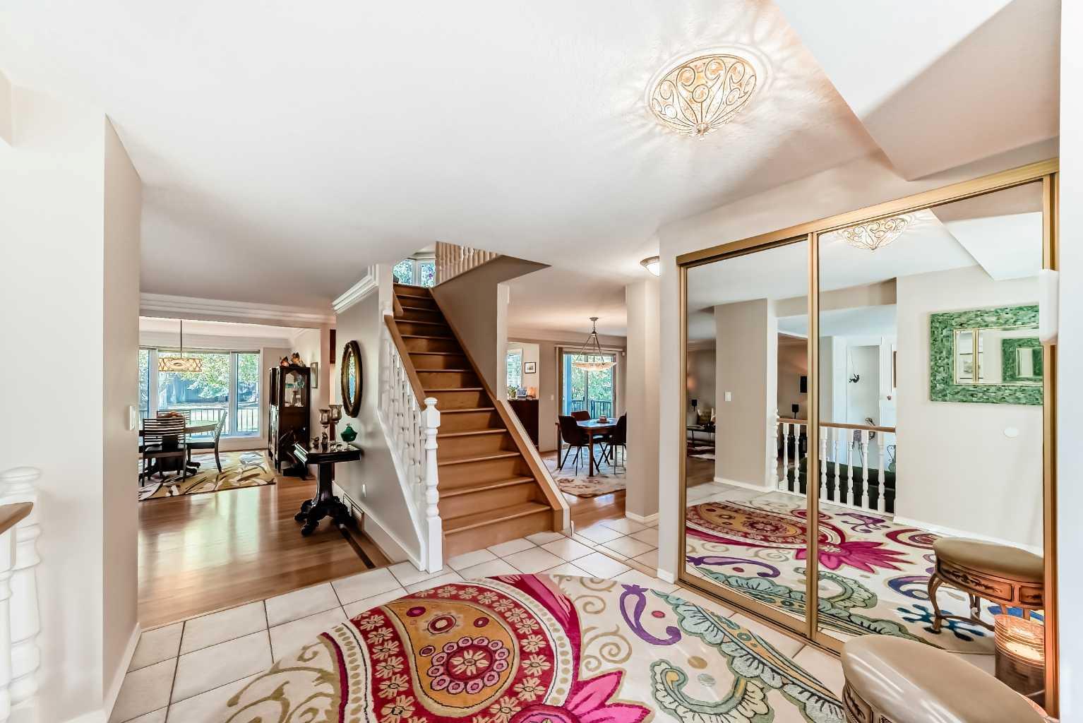 35 Oakmount Court SW 9