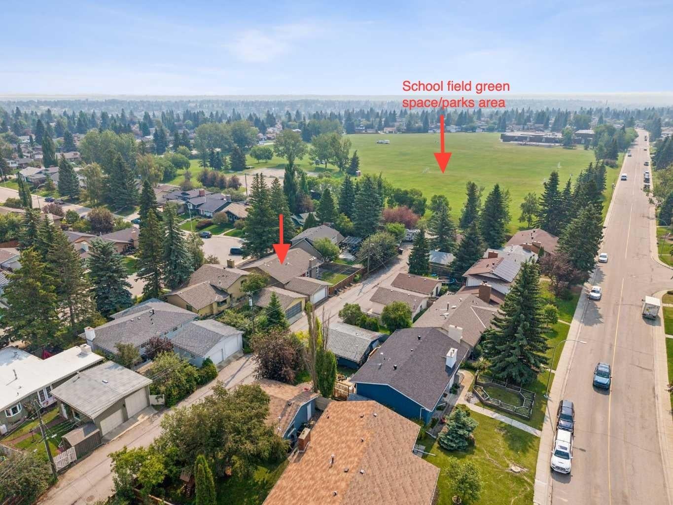 856 Lake Twintree Crescent SE