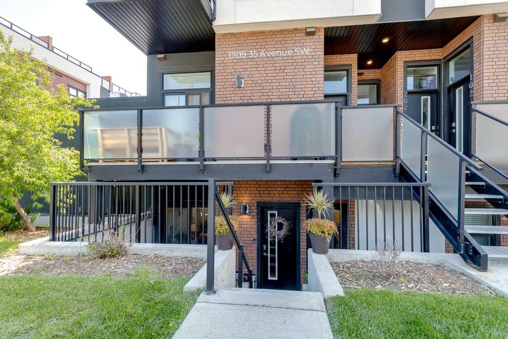 Photo of 1709 35 Avenue SW #11, Calgary, AB T2T 2C9 (MLS # A2323164)