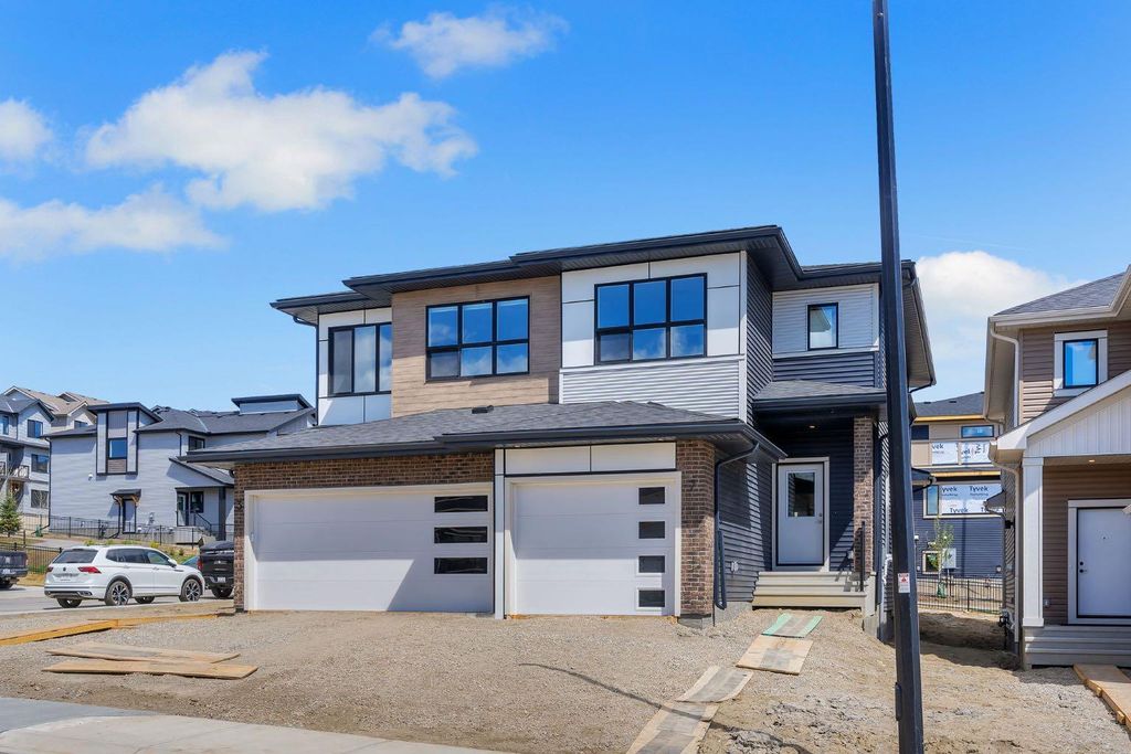 Photo of 7 Heritage Heath, Cochrane, AB T4C 3K8 (MLS # A2310847)