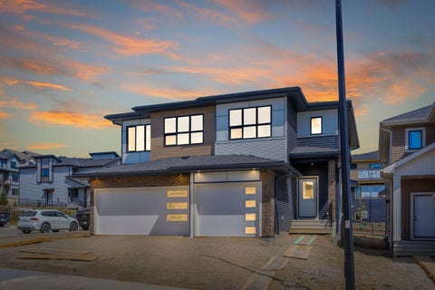 Photo of 7 Heritage Heath, Cochrane, AB T4C 3K8 (MLS # A2310847)