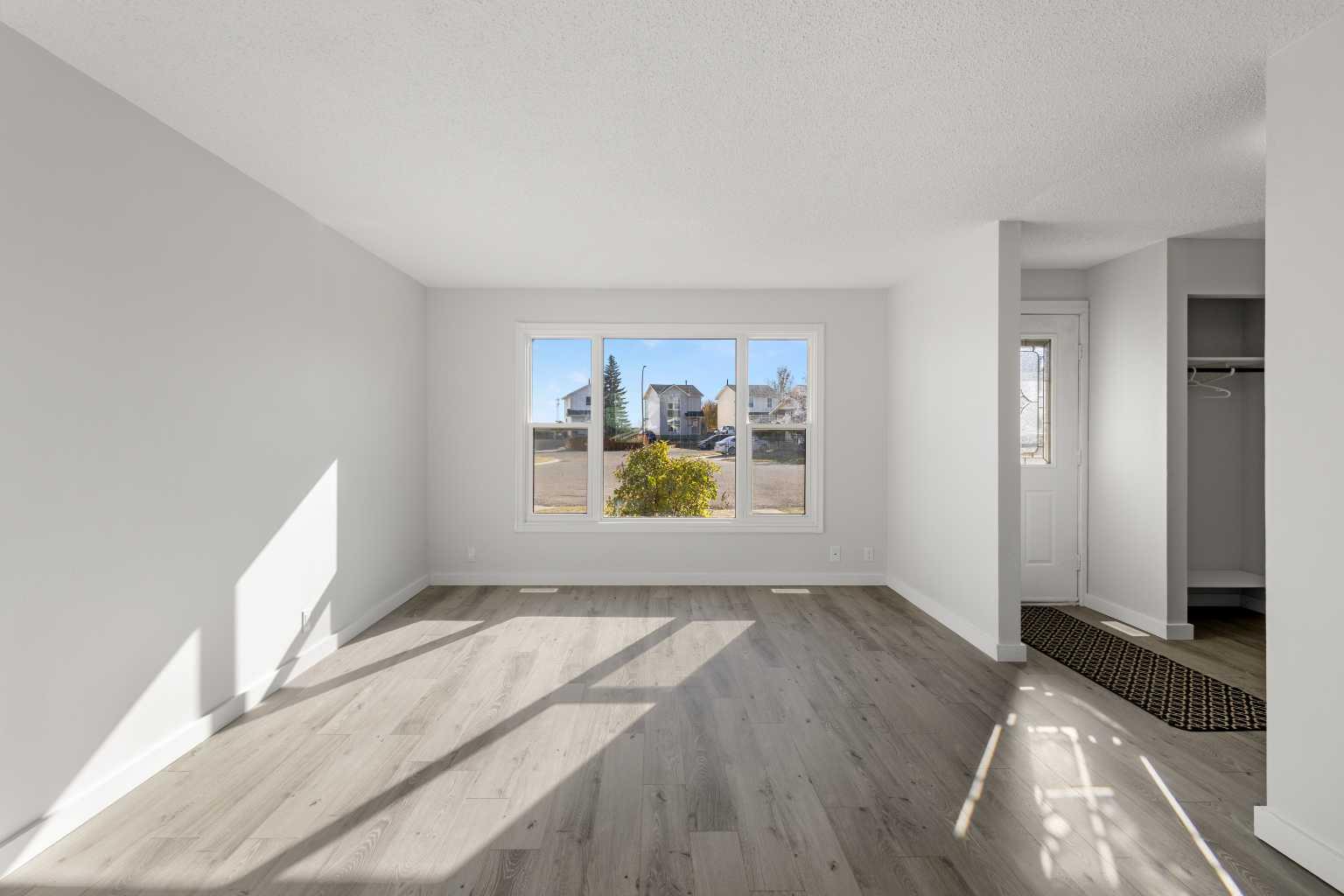 327 Abalone Place NE