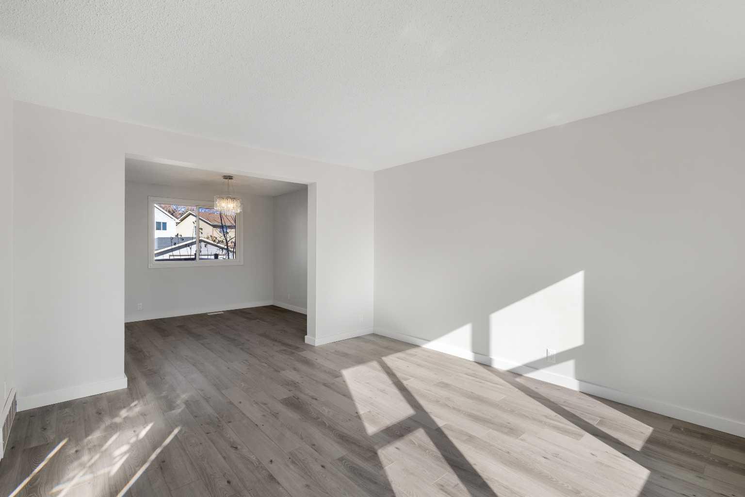 327 Abalone Place NE