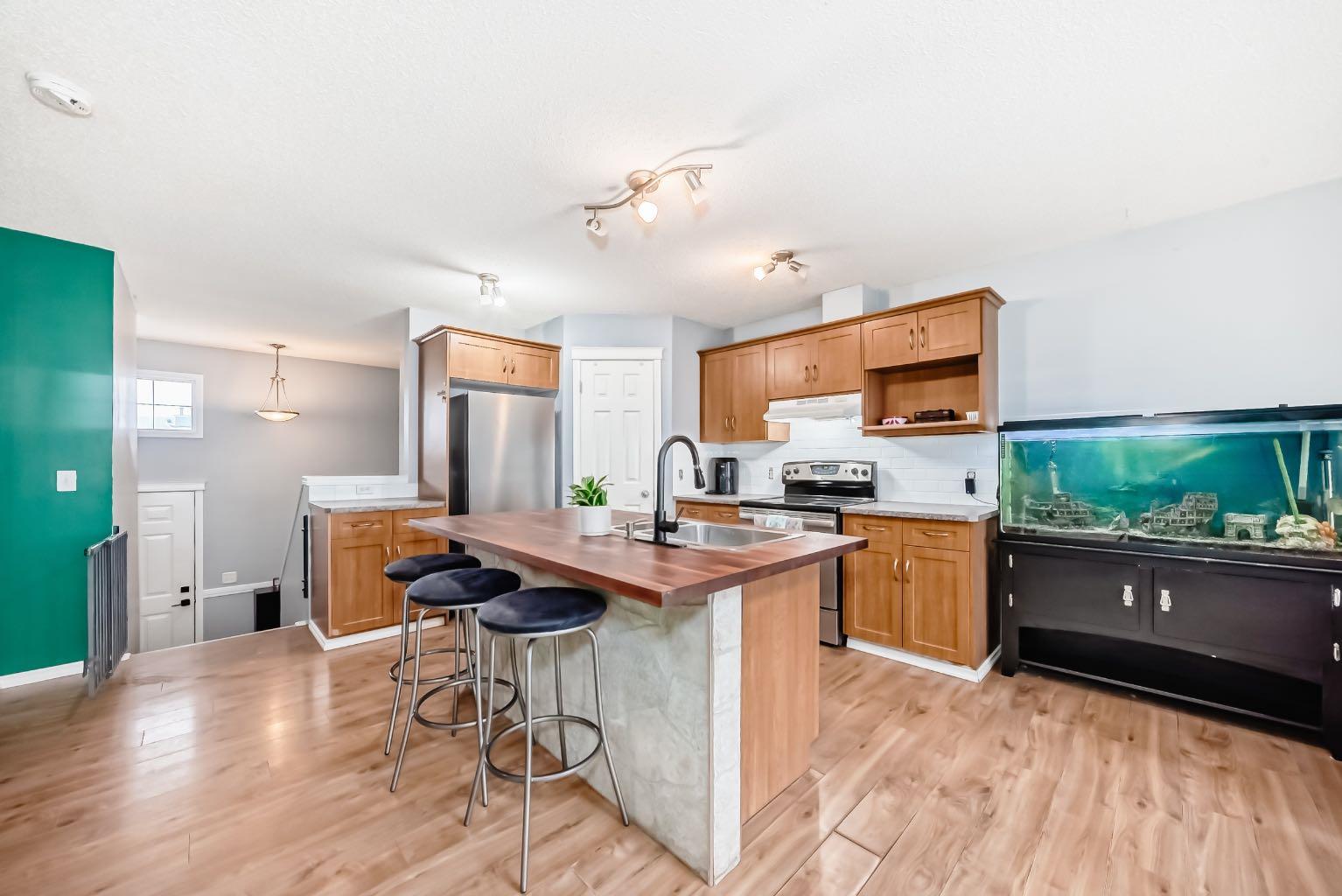 213 Hillvale Crescent