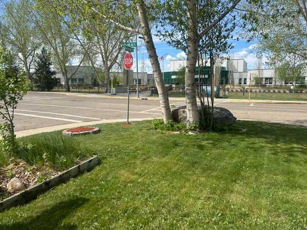Photo of 144 Upland Boulevard W, Brooks, AB T1R 0R3 (MLS # A2325691)