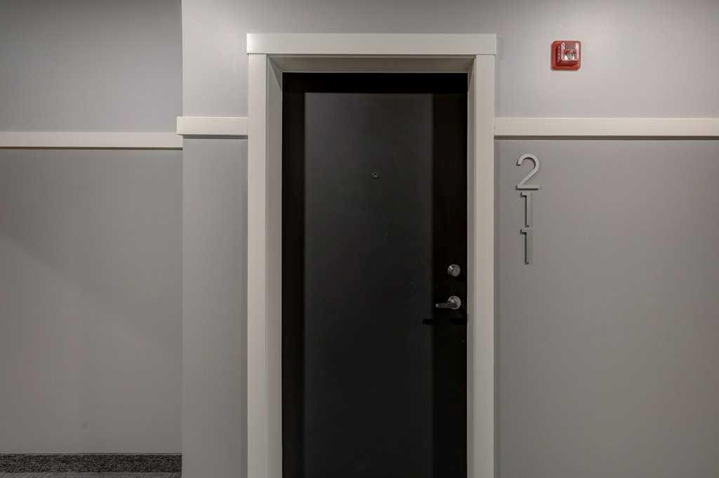 245 Edith Place NW 211