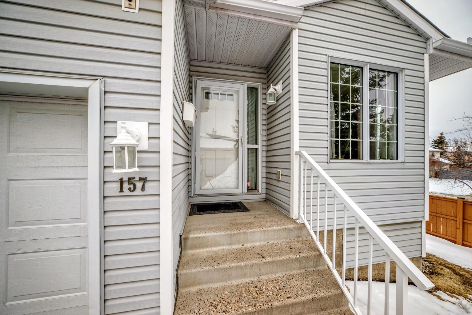 157 Hawkstone Manor NW