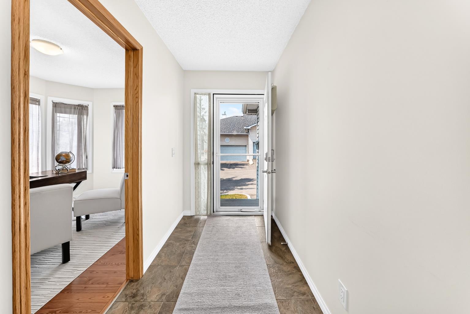 157 Hawkstone Manor NW