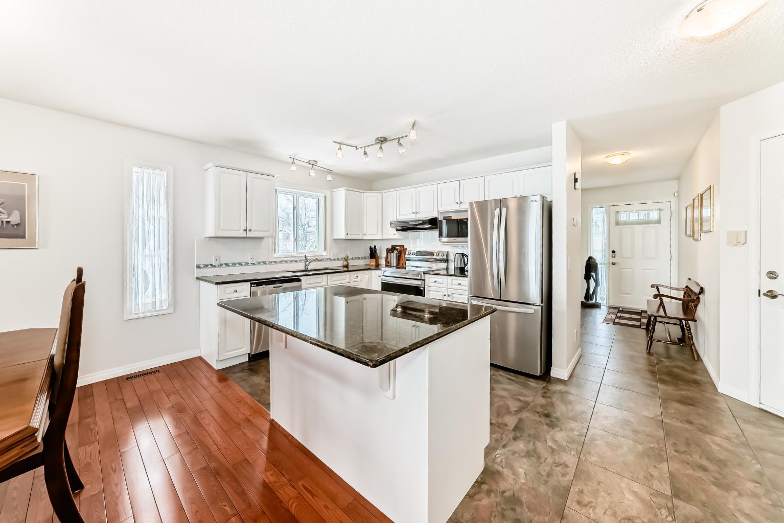 157 Hawkstone Manor NW