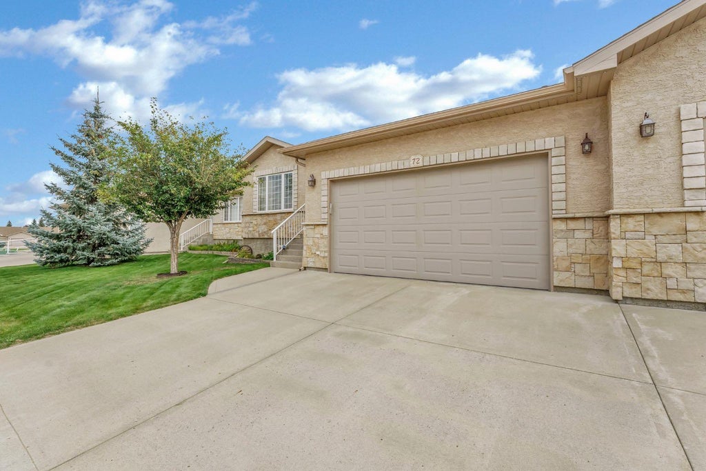Photo of 72 Sandstone Place SE, Medicine Hat, AB T1B 4R9 (MLS # A2341799)
