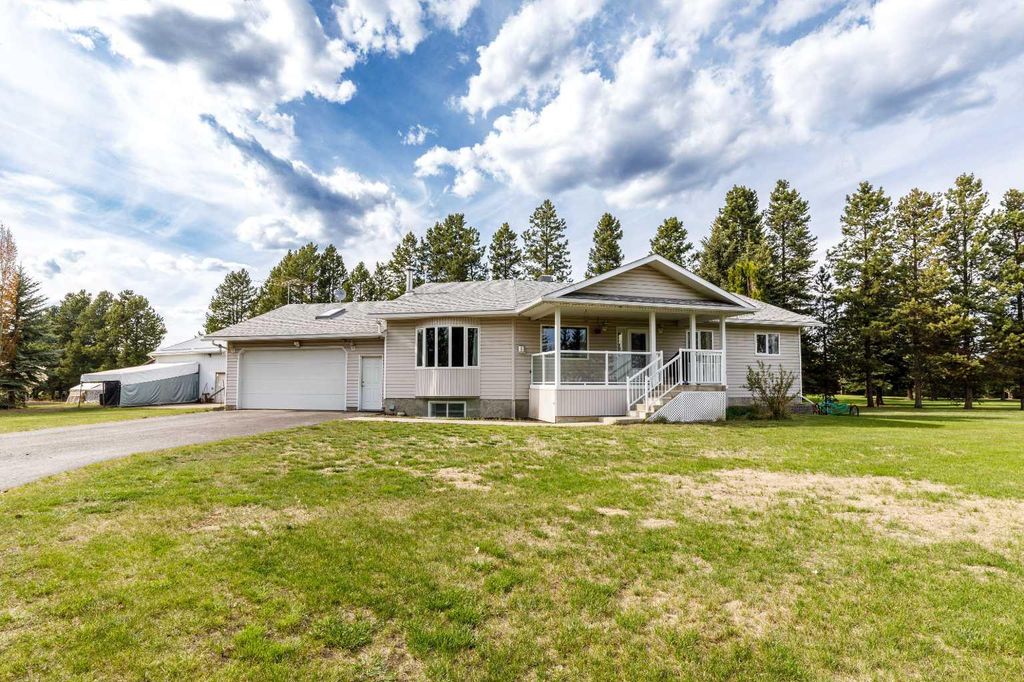 Photo of 39508B RR271, Rural Lacombe County, AB T0M 0J0 (MLS # A2314063)
