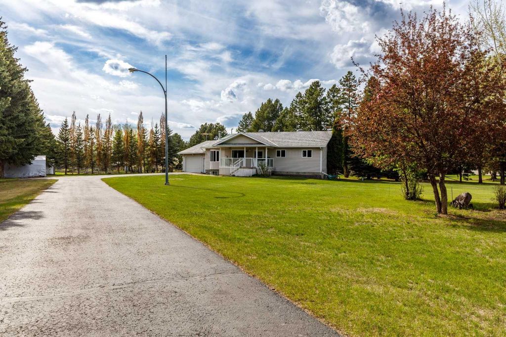 Photo of 39508B RR271, Rural Lacombe County, AB T0M 0J0 (MLS # A2314063)