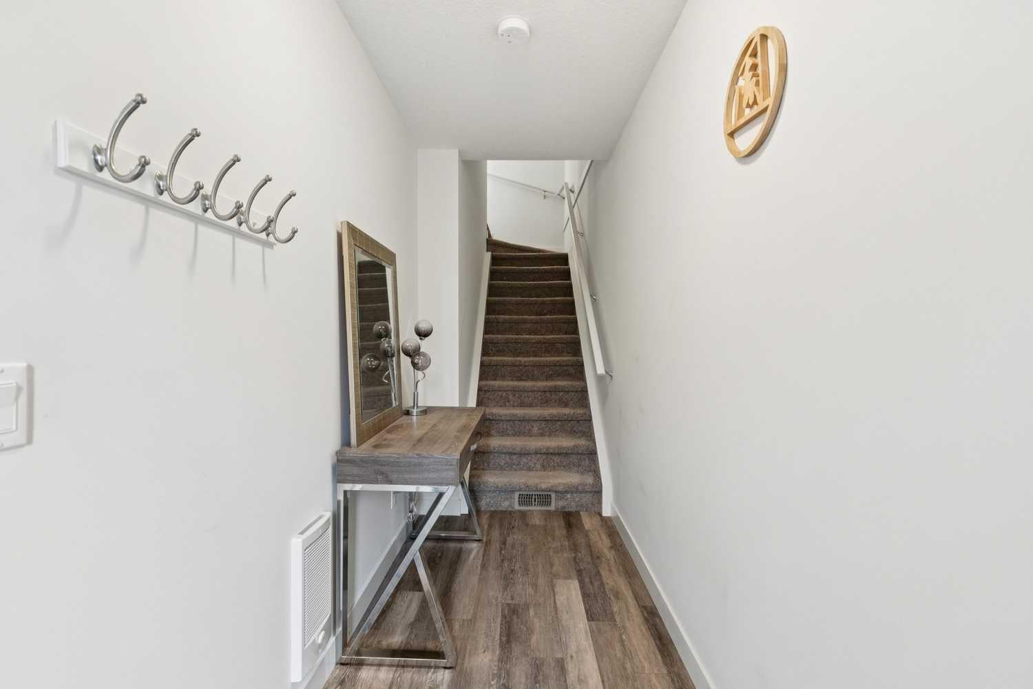 11 Evanscrest Mews NW 108