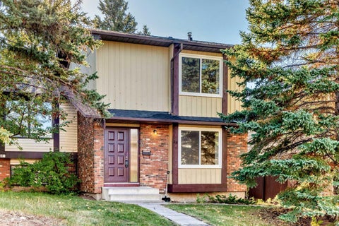 Photo of 18 Dalhousie Crescent NW, Calgary, AB T3A 2H8 (MLS # A2346621)