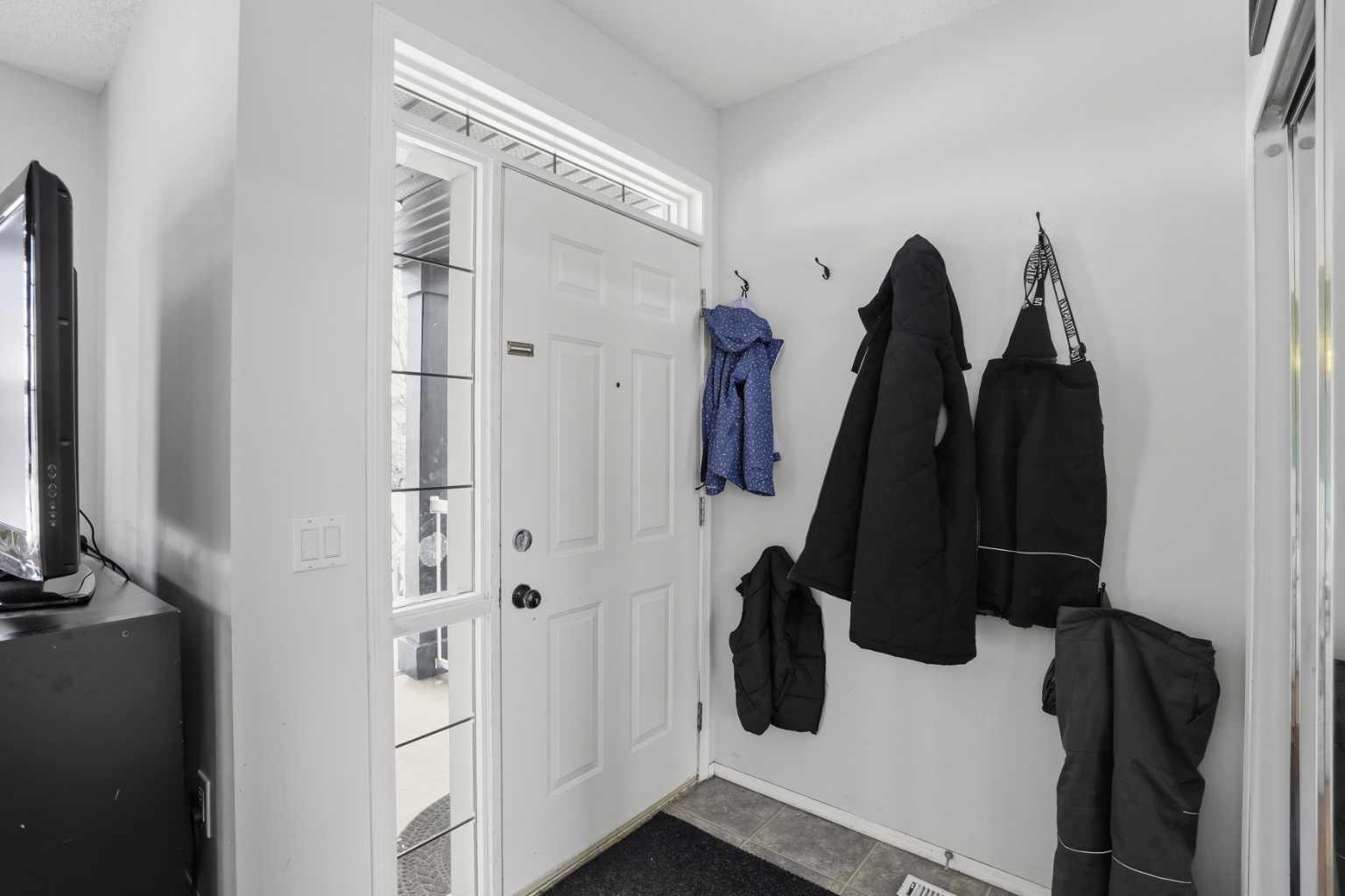 138 Creekside Bay NW