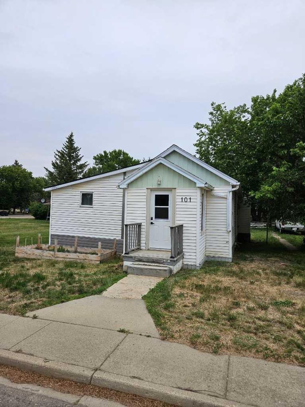 Photo of 101 3 Avenue W, Foremost, AB T0K 0X0 (MLS # A2266331)