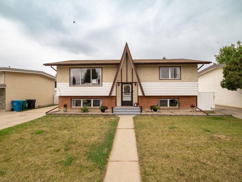 Photo of 2010 20th Street N, Lethbridge, AB T1K 4B4 (MLS # A2340458)