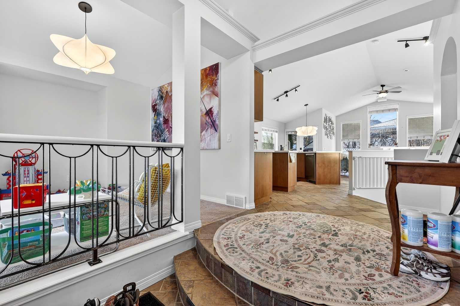 2836 Douglasdale Boulevard SE