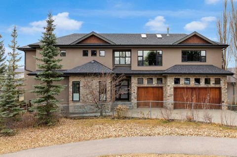 Photo of 58 Scimitar View NW, Calgary, AB T3L 2B5 (MLS # A2299910)