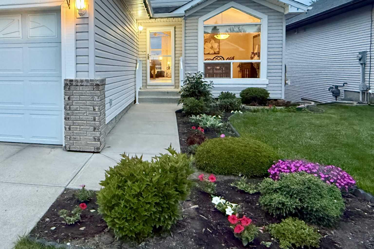 127 Arbour Ridge Close NW