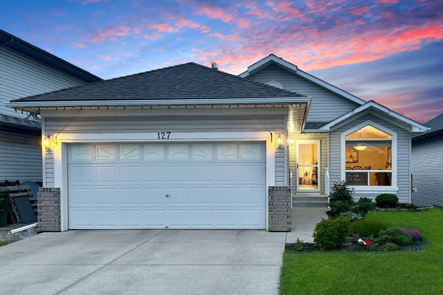 127 Arbour Ridge Close NW