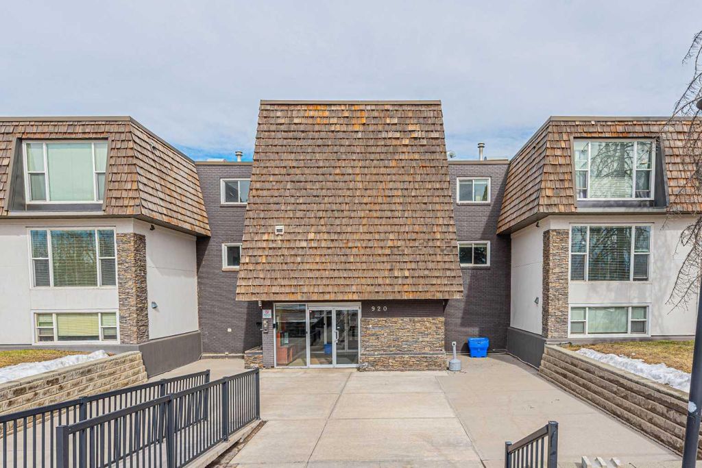 Photo of 920 68 Avenue SW #111, Calgary, AB T2V 0N6 (MLS # A2294959)