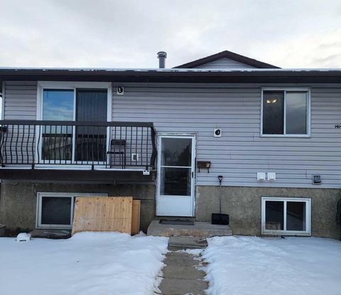 Photo of 1404 43 Street SE #B, Calgary, AB T2A 5E7 (MLS # A2306251)