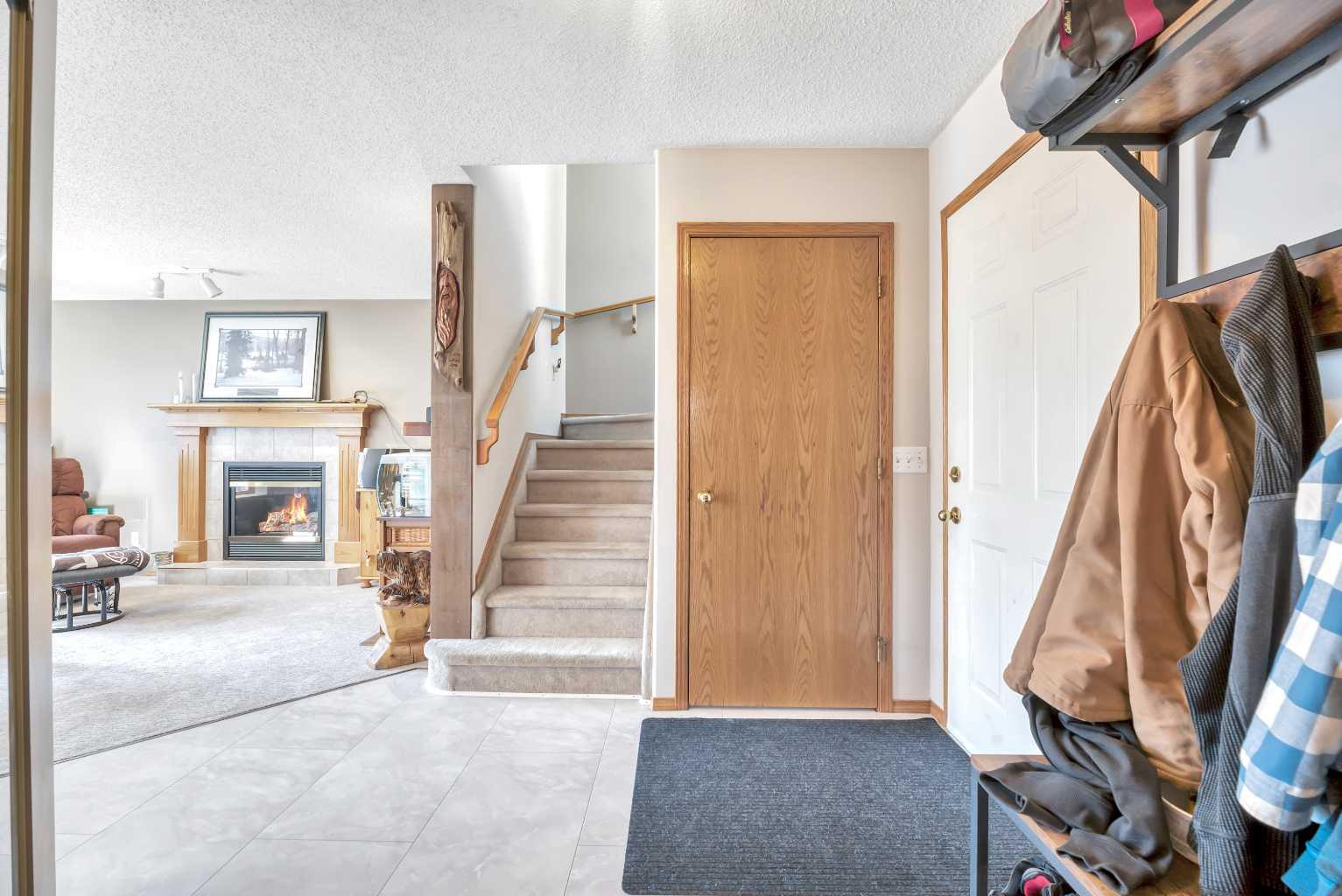 7 Springs Crescent SE