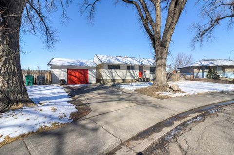 Photo of 220 23 Street S, Lethbridge, AB T1J 3M6 (MLS # A2291546)