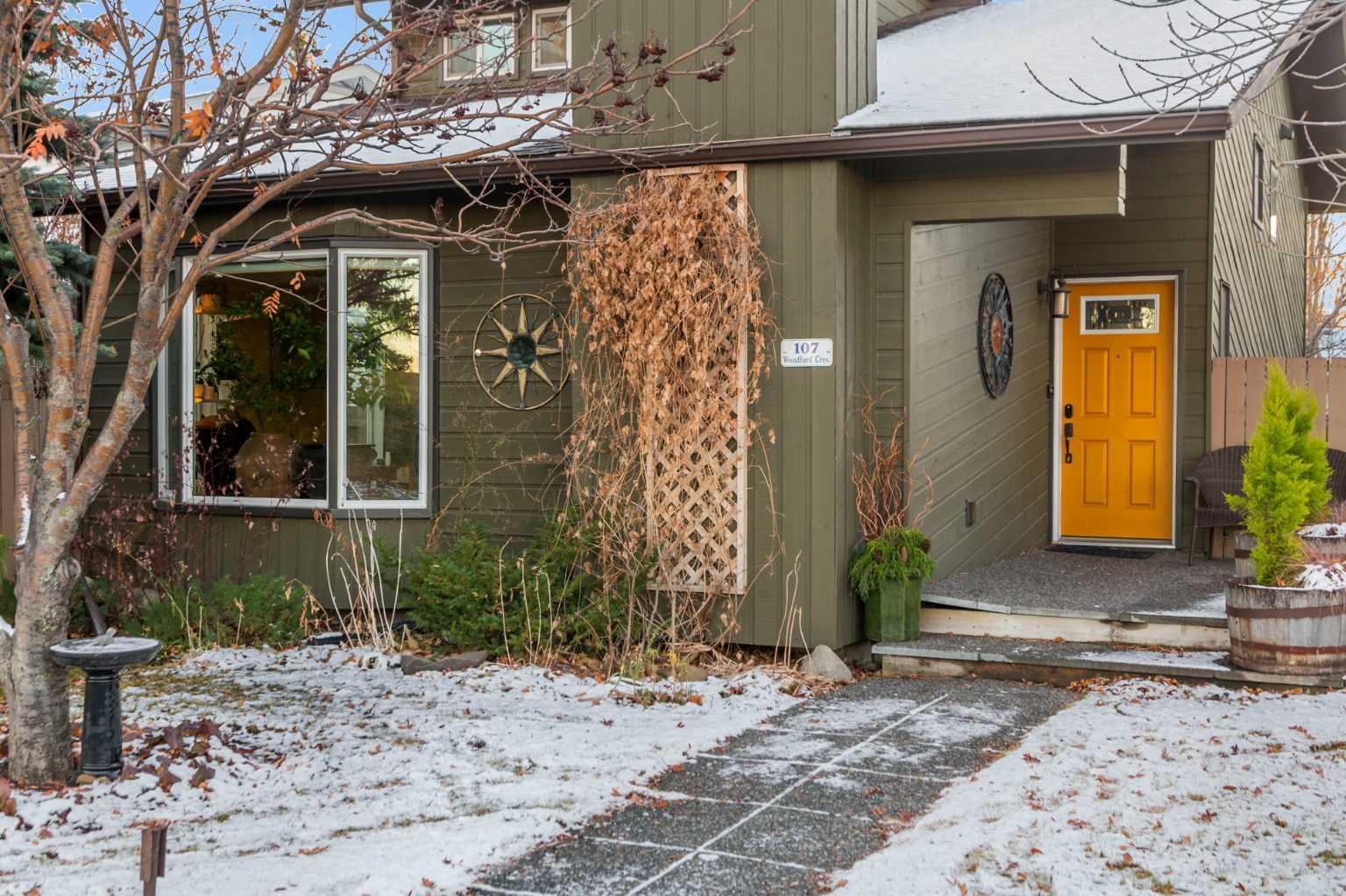 107 Woodford Crescent SW