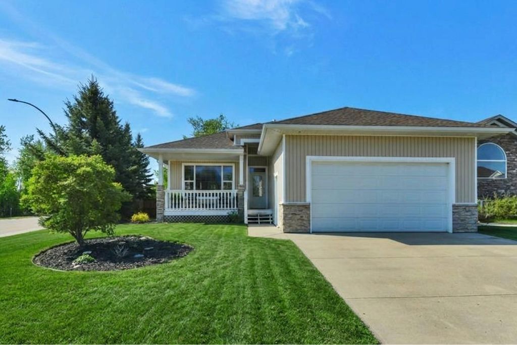 Photo of 1 Spruce Close, Lacombe, AB T4L 2L3 (MLS # A2316459)