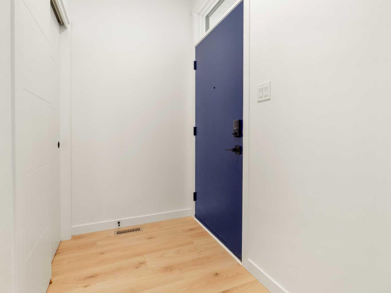 714 Violet Place W
