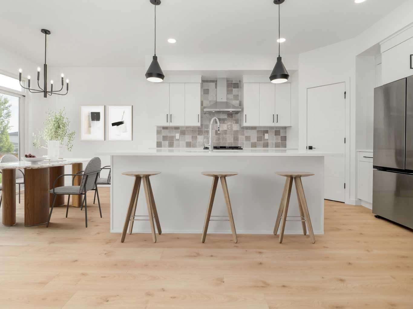 714 Violet Place W