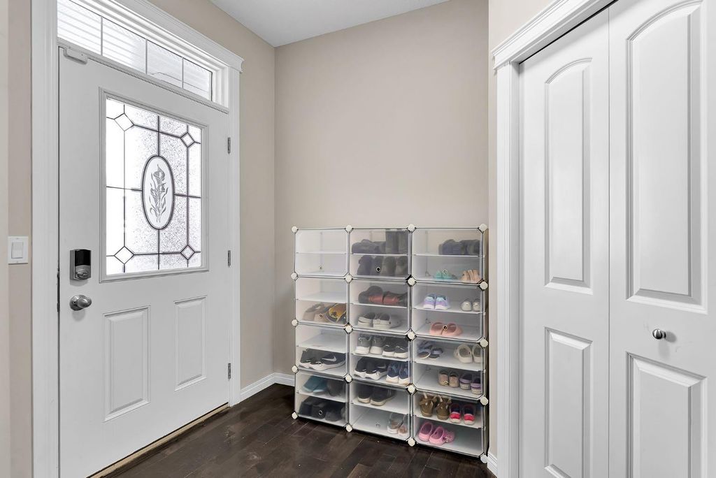 Photo of 177 Cougar Ridge Close SW, Calgary, AB T3H 0V4 (MLS # A2292847)