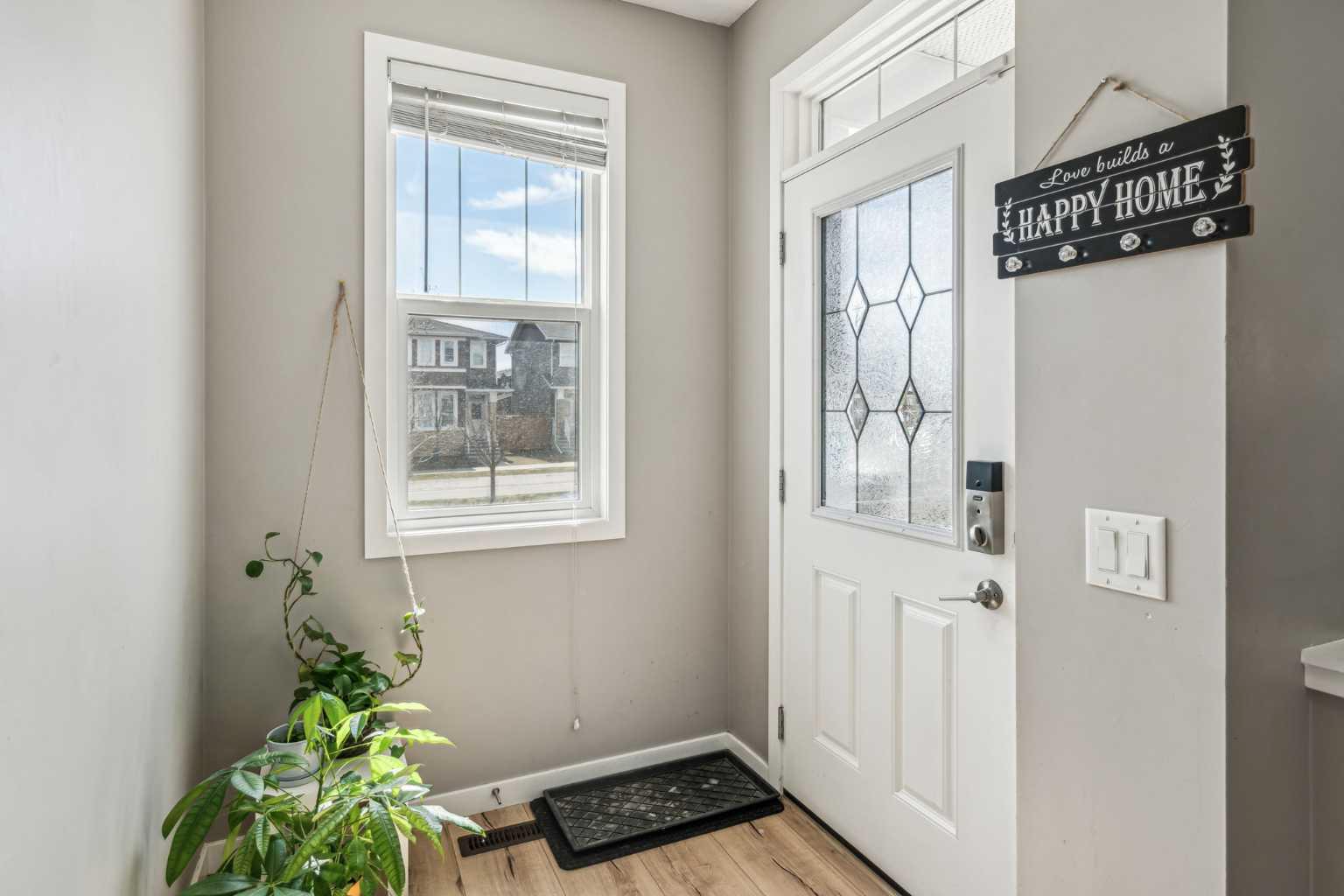 368 Redstone Drive NE