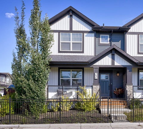 Photo of 1 Midgrove Lane SW, Airdrie, AB T4B 5H2 (MLS # A2341672)