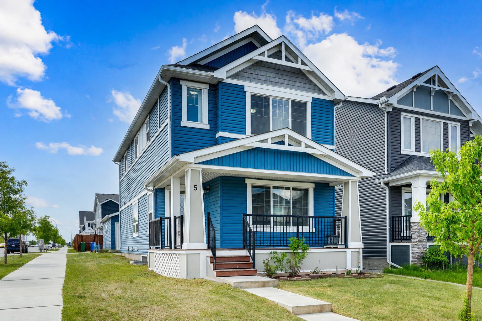 5 Red Embers Row NE