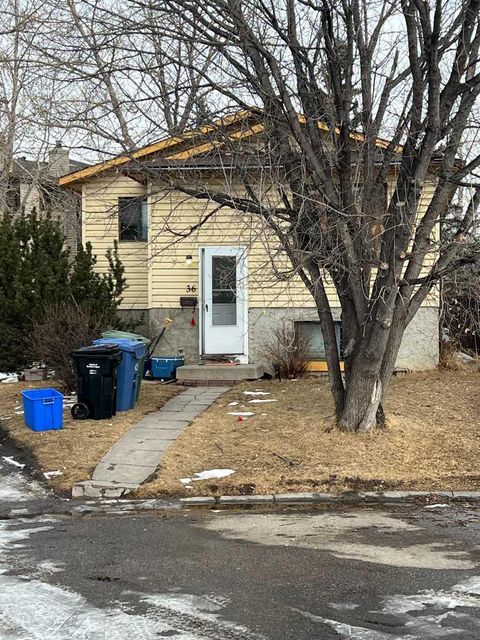 Photo of 36 Castleglen Place NE, Calgary, AB T3J 2R1 (MLS # A2282069)
