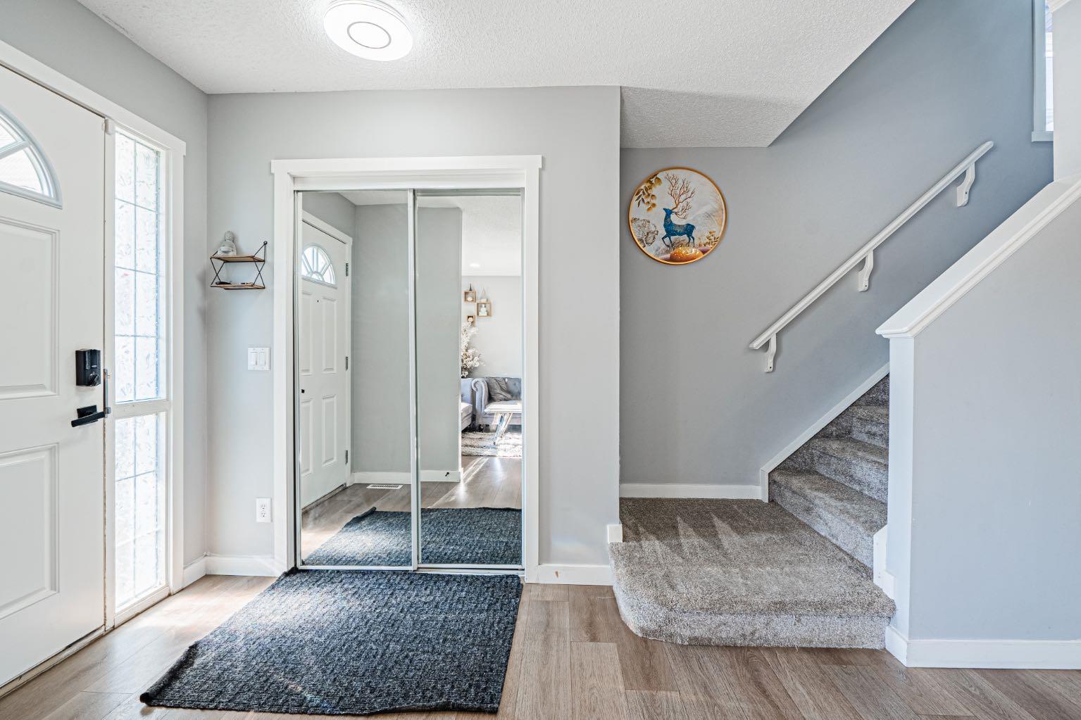 10 Taralake Lane NE