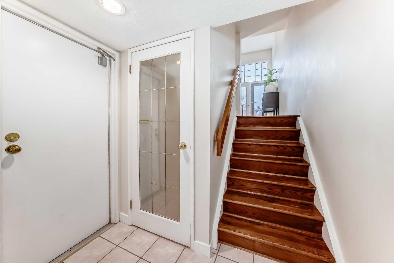 322 Point Mckay Gardens NW