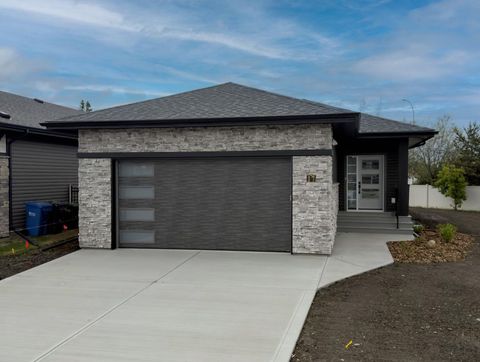 Photo of 17 Tindale Place, Red Deer, AB T4P 0T8 (MLS # A2325264)