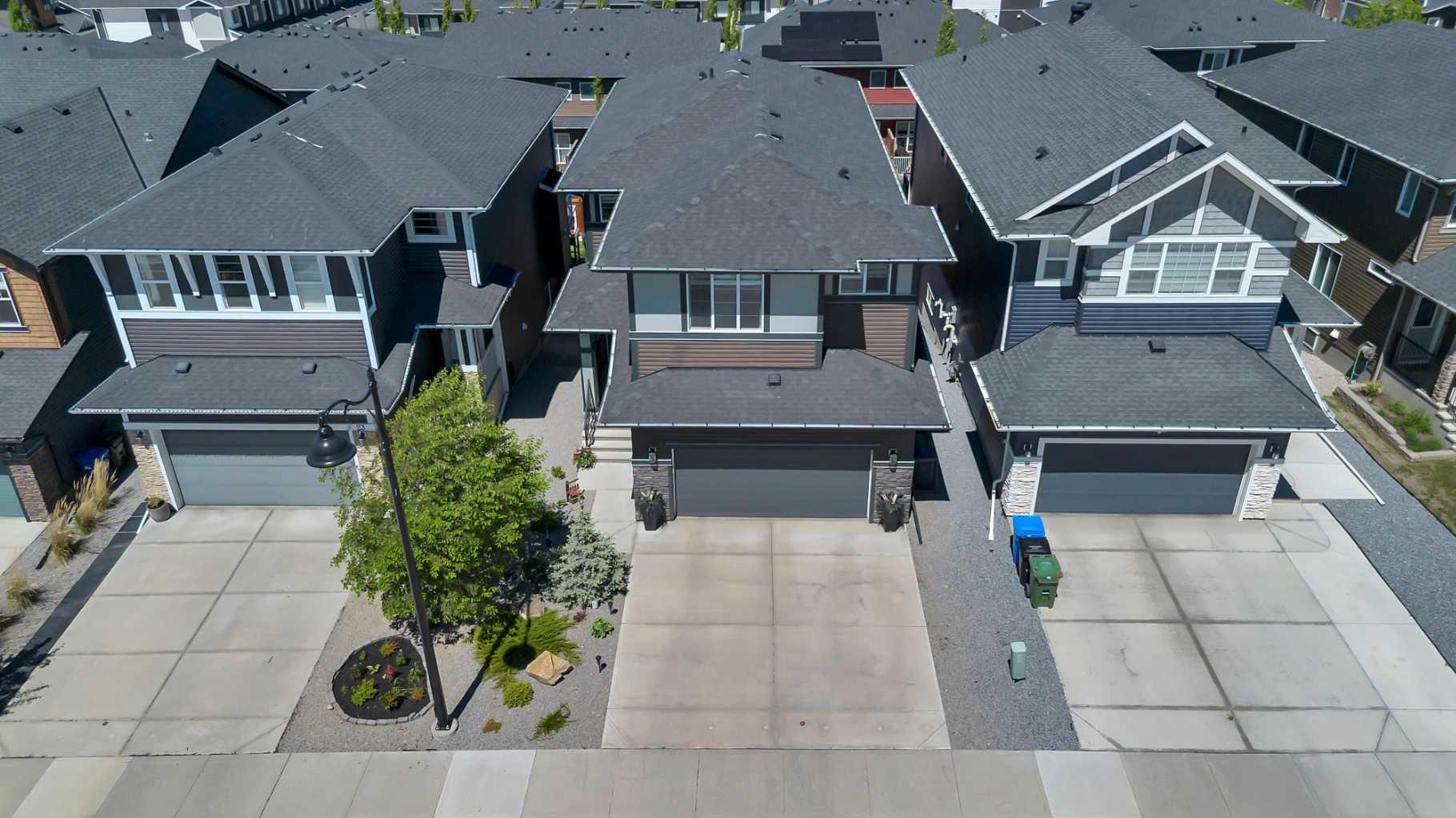 19 Crestbrook Link SW