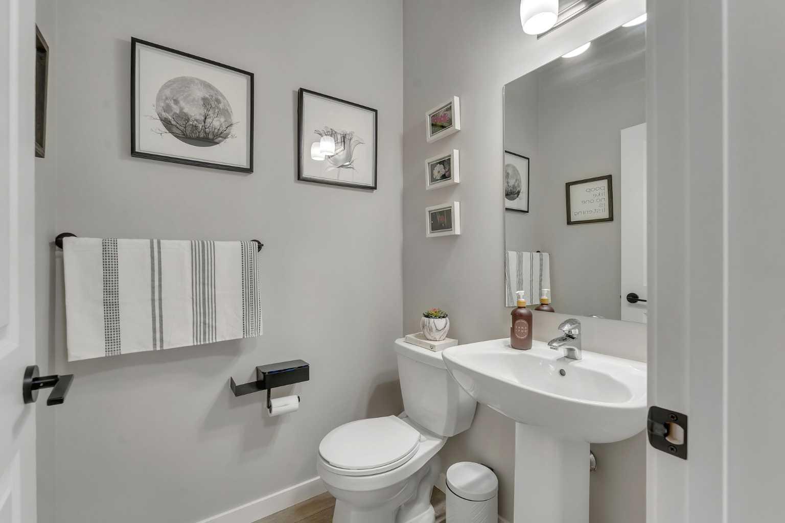 341 Walcrest View SE