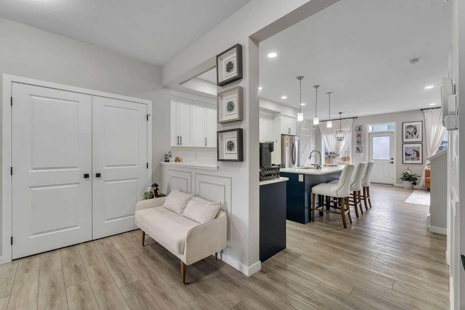 341 Walcrest View SE