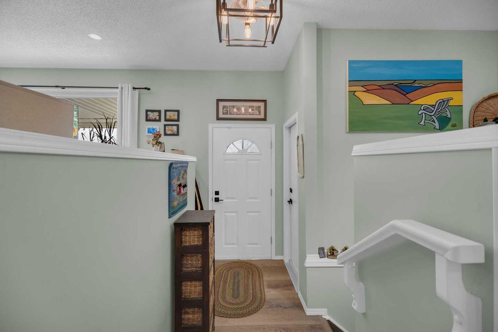 Photo of 717 Centre Street #2, Vulcan, AB T0L 2B0 (MLS # A2307770)