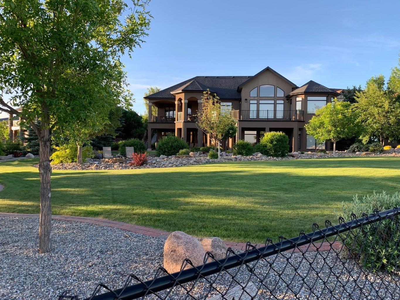 214 Sandstone Place S