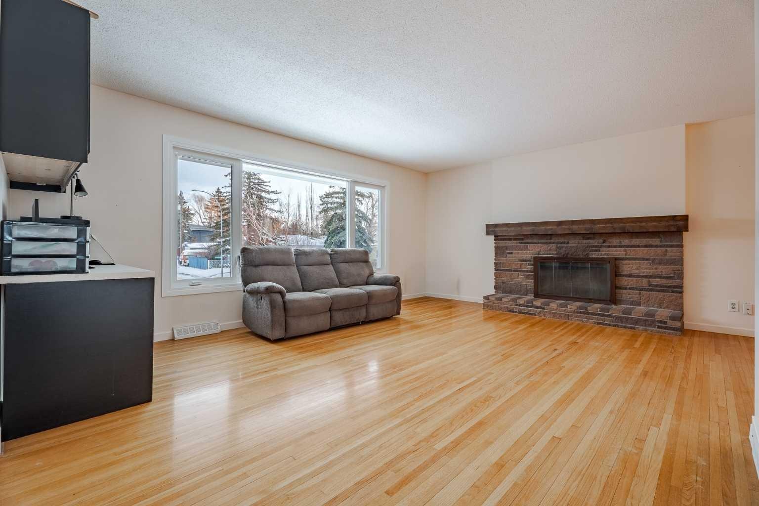 3335 Boulton Road NW