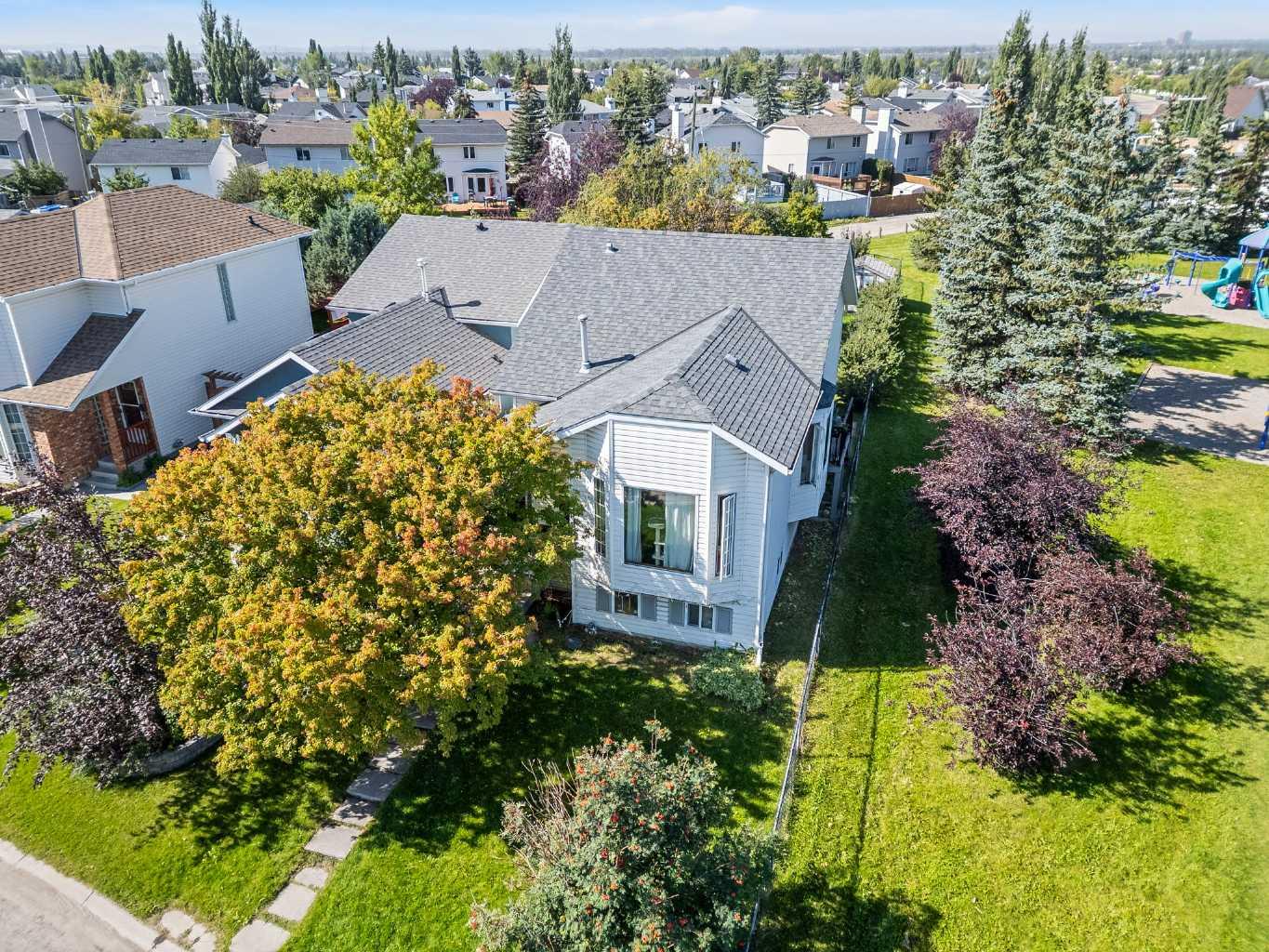 31 Rivercrest Crescent SE